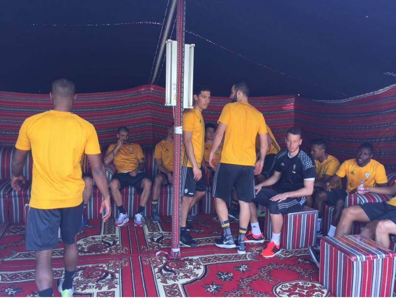 I giocatori della Juventus visitano una tenda berbera. Twitter: @juventusfc